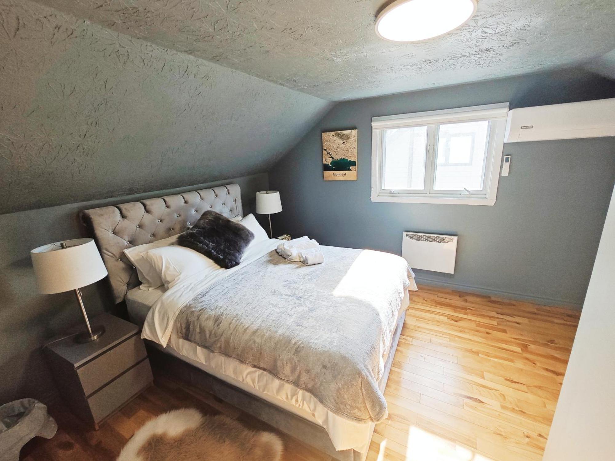 Chalet Detached House Near Metro With Private Parking *
