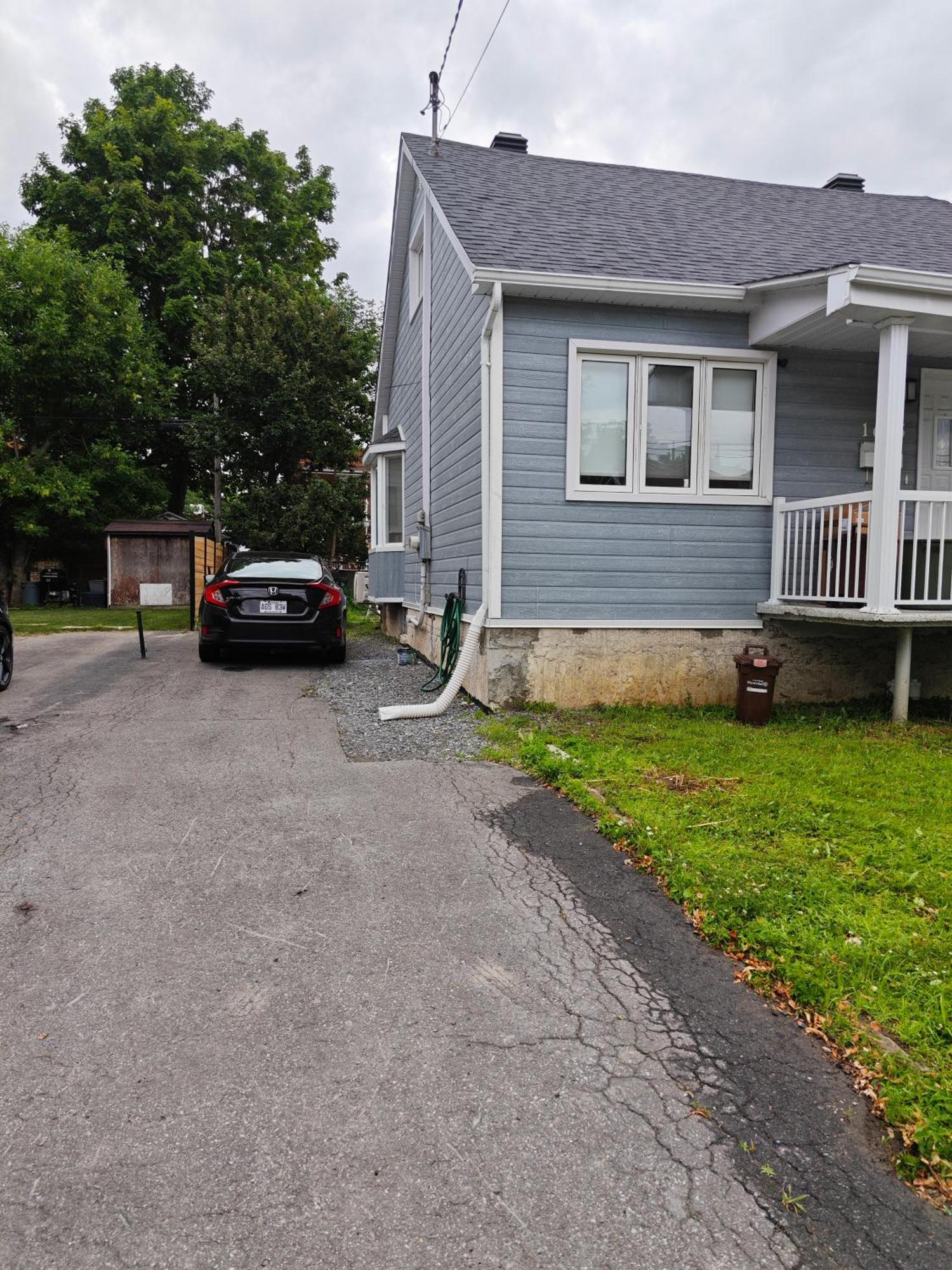 Chalet Detached House Near Metro With Private Parking