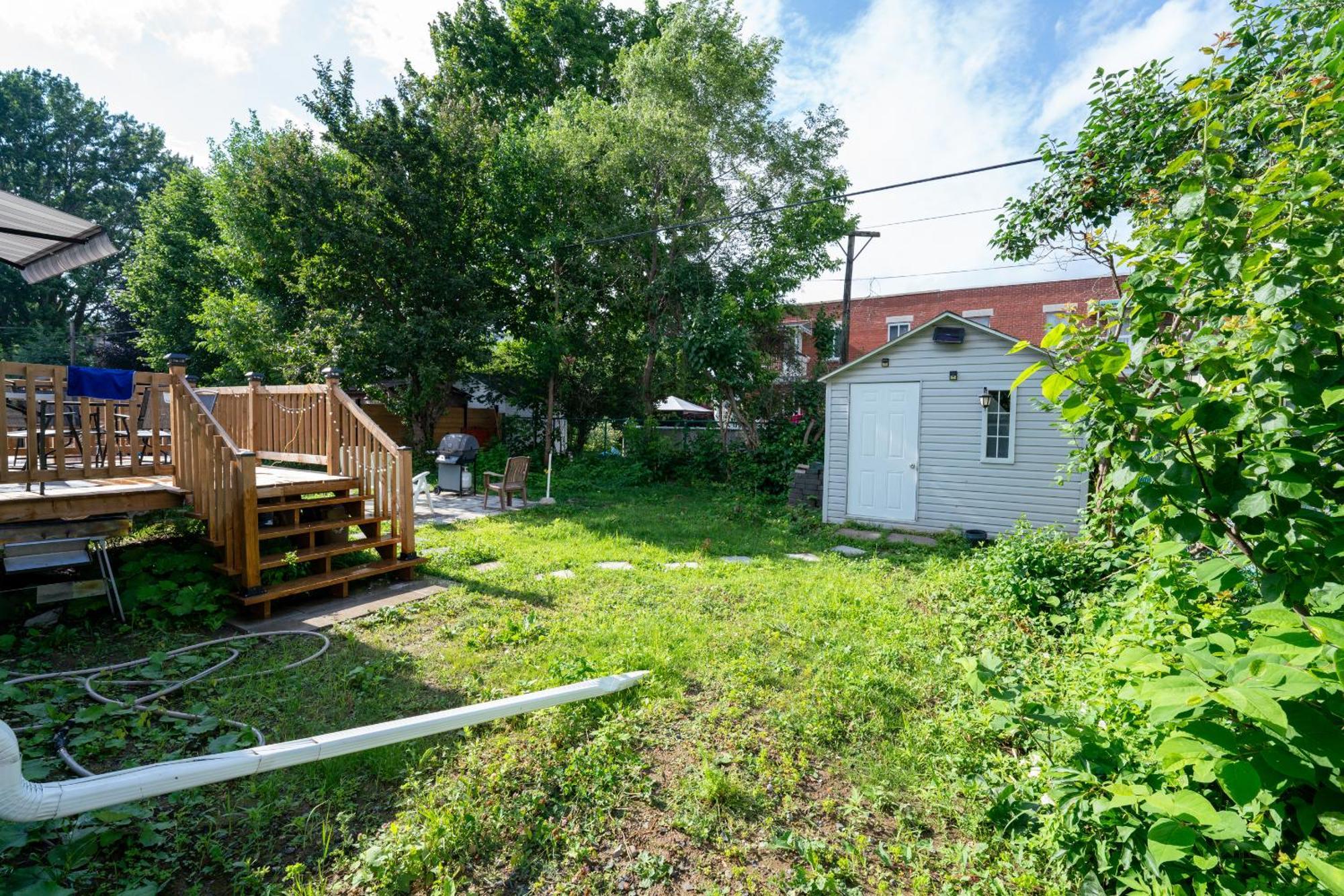 Detached House Near Metro With Private Parking *