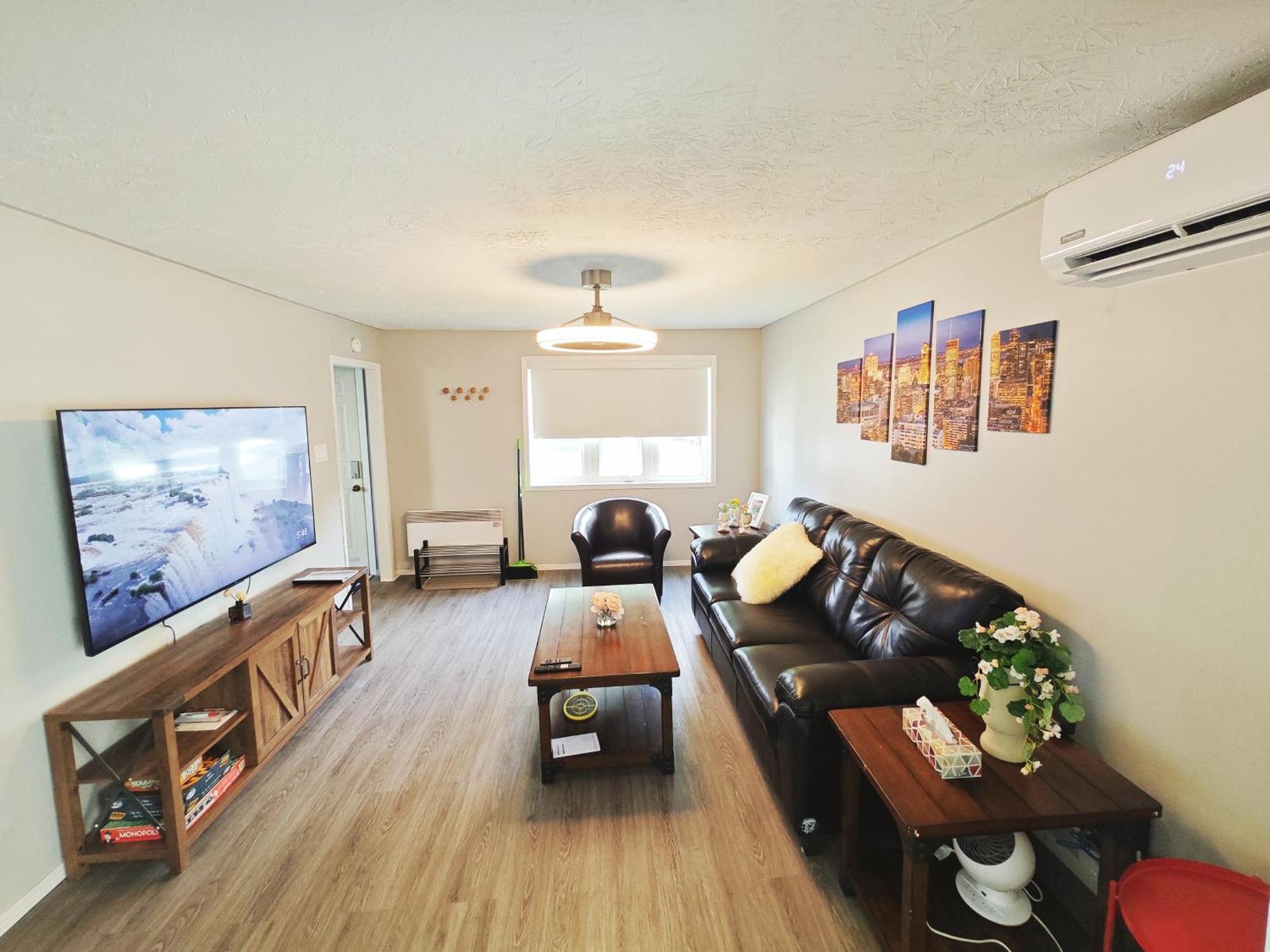 Chalet Detached House Near Metro With Private Parking *
